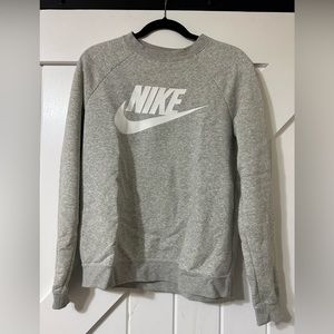 Nike light gray medium crew neck sweat shirt